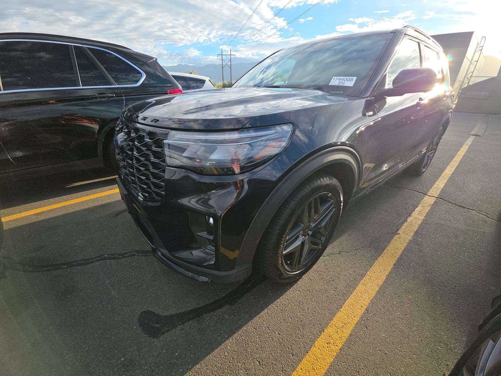 2025 Ford Explorer ST-LINE · Dealer-auction research source vehicle