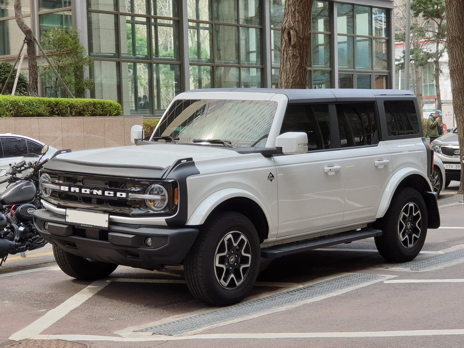Ford Bronco model image