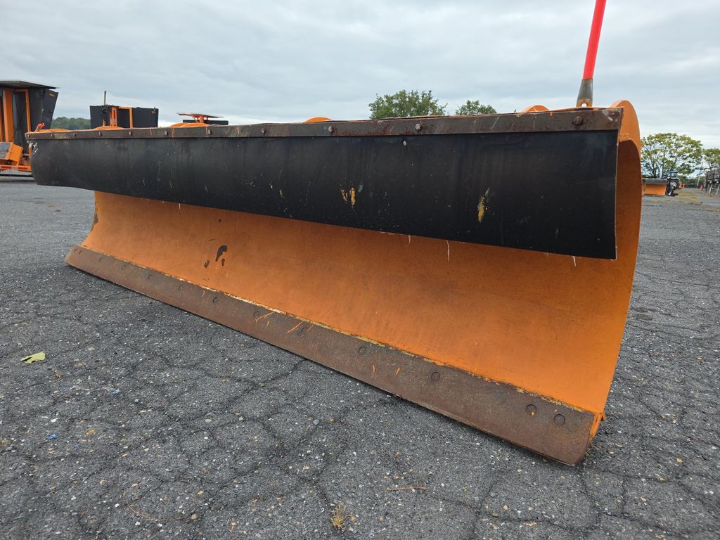 2004 Valk RV111116 Snowplow photo