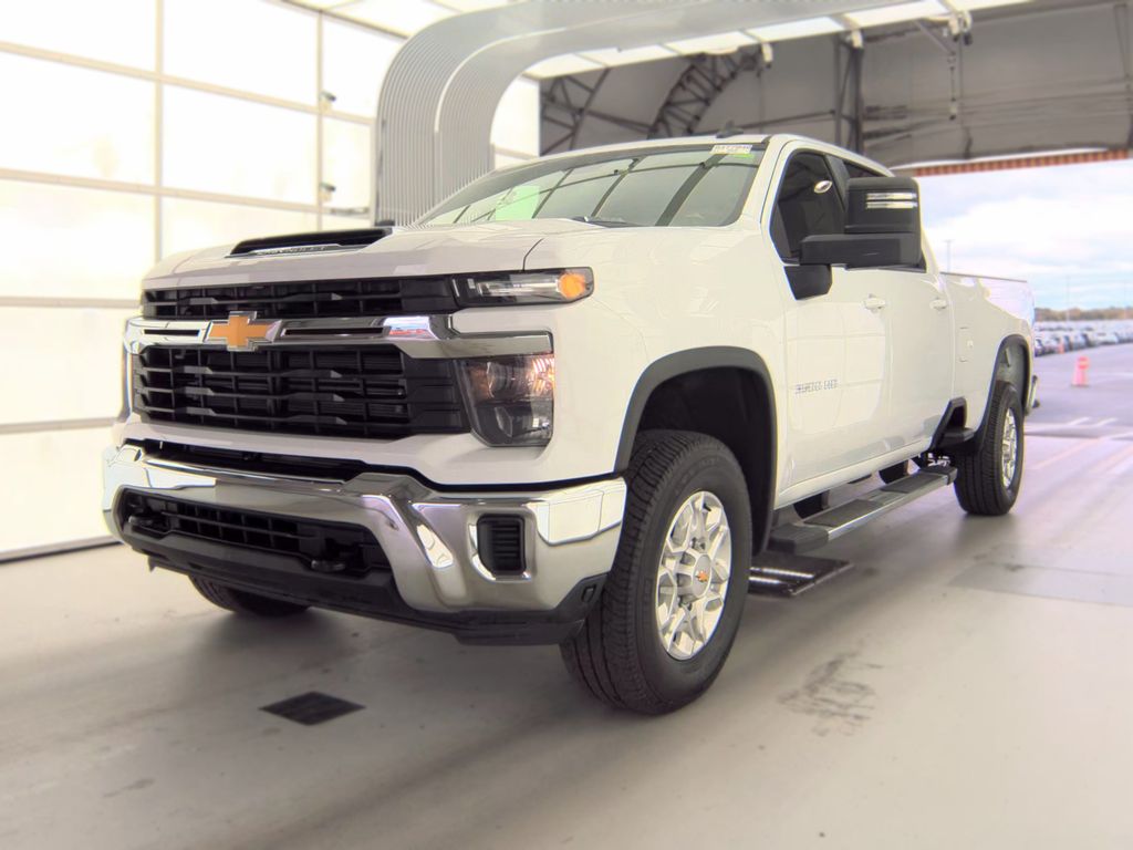 2026 Chevrolet Silverado 3500HD LT photo