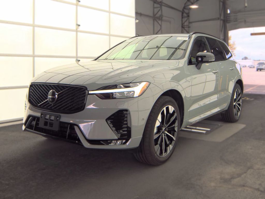 2026 Volvo XC60 Plus photo
