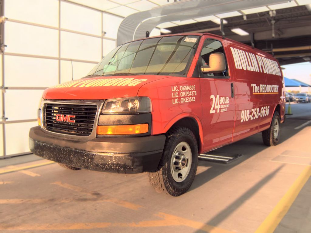 2010 GMC G3500 Cargo photo