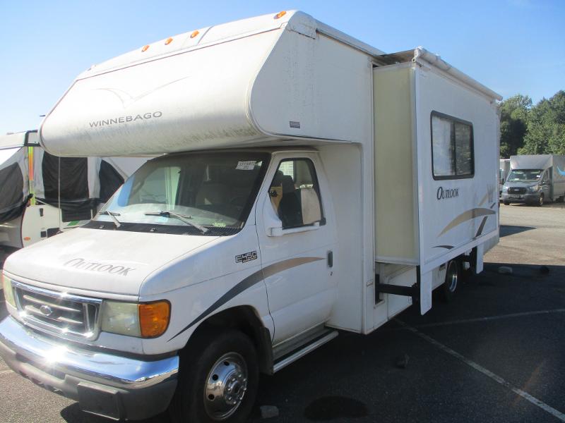 2005 Ford E-450 Cutaway photo
