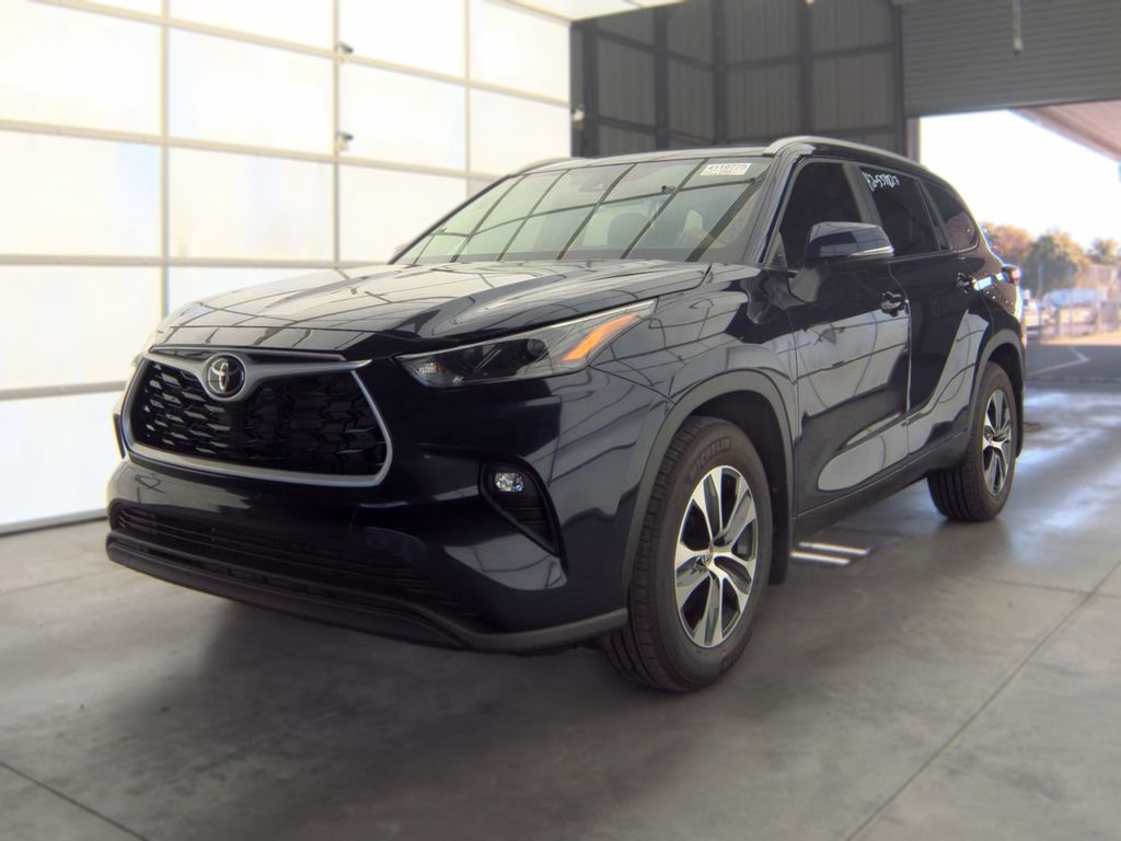 2026 Toyota Highlndr XLE photo