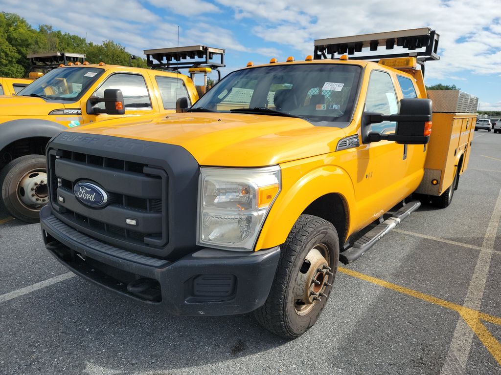 2015 Ford F-350 DRW XL photo