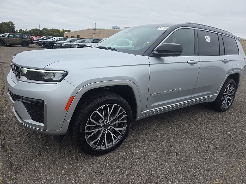 2026 Jeep Grand Cherokee Summit photo