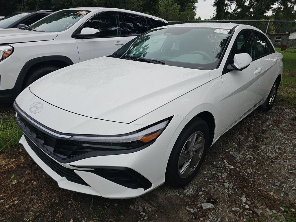 2026 Hyundai Elantra SE photo