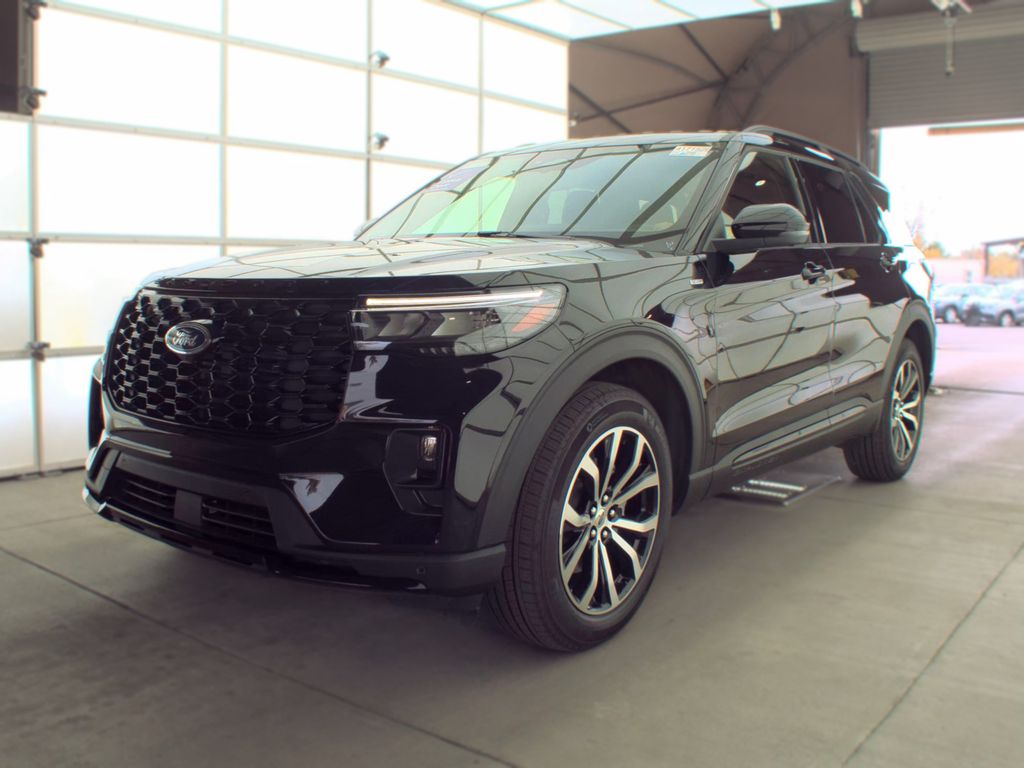 2026 Ford Explorer ST-Line photo