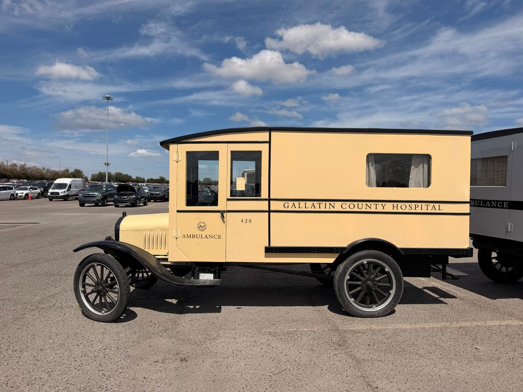1922 Ford Model T photo