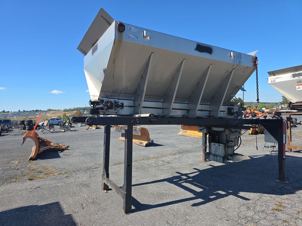2011 Henderson FSHVA10HYD Spreader photo