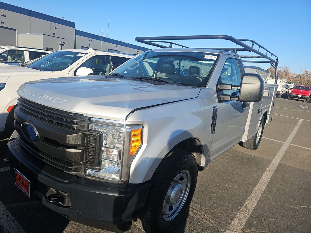 2017 Ford F-350 SRW XL photo