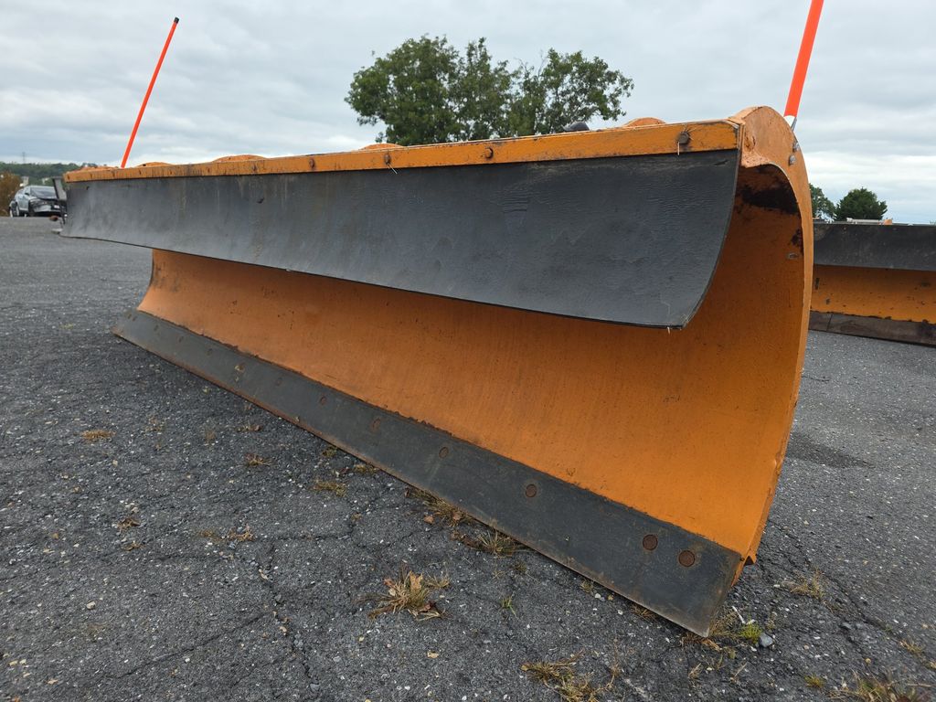 2002 Valk RV111116 Snowplow photo