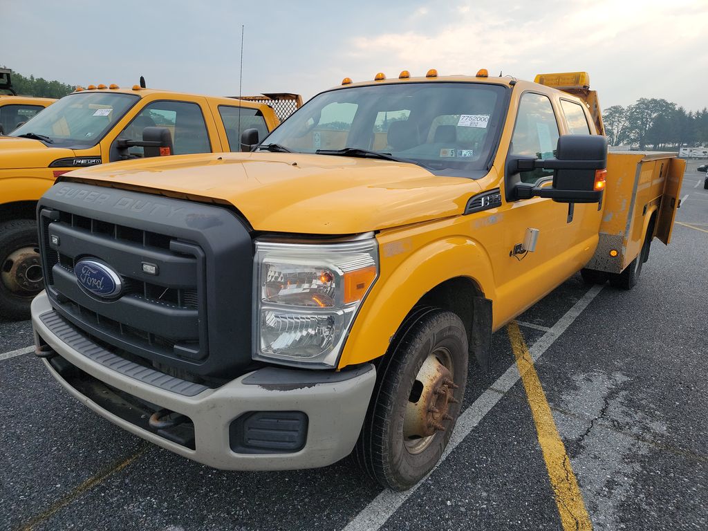2015 Ford F-350 DRW XL photo