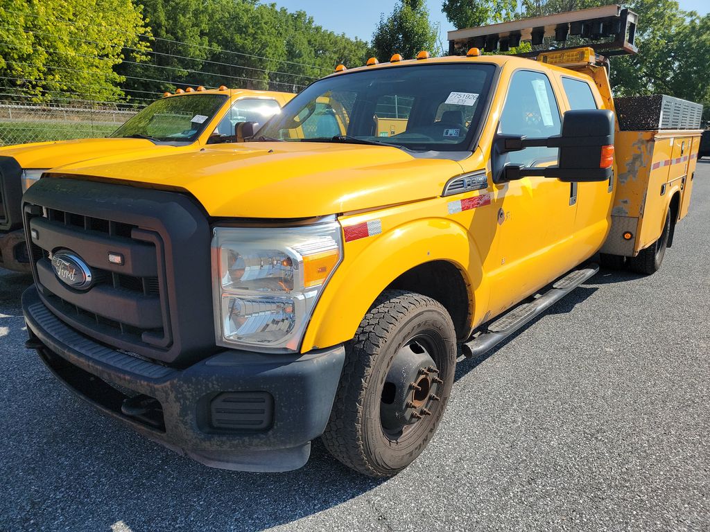 2015 Ford F-350 DRW XL photo