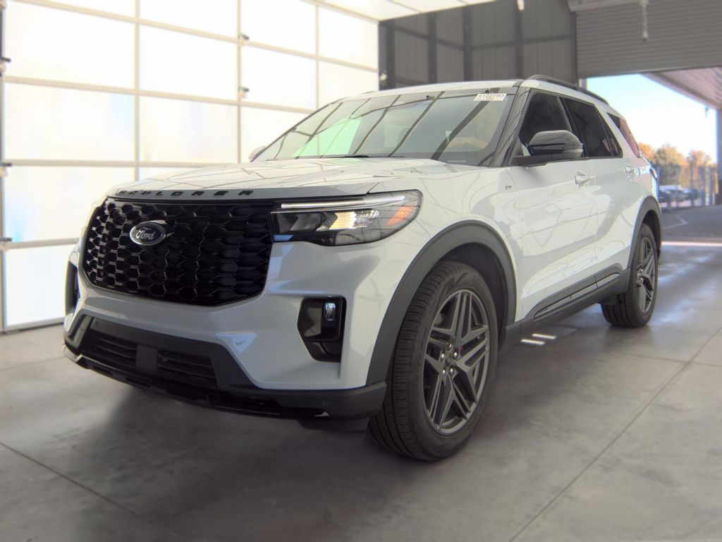 2026 Ford Explorer ST-Line photo