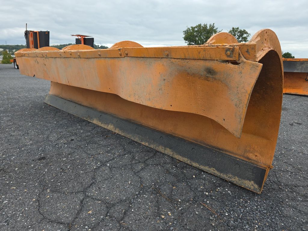 1993 Valk RV112116 Snowplow photo