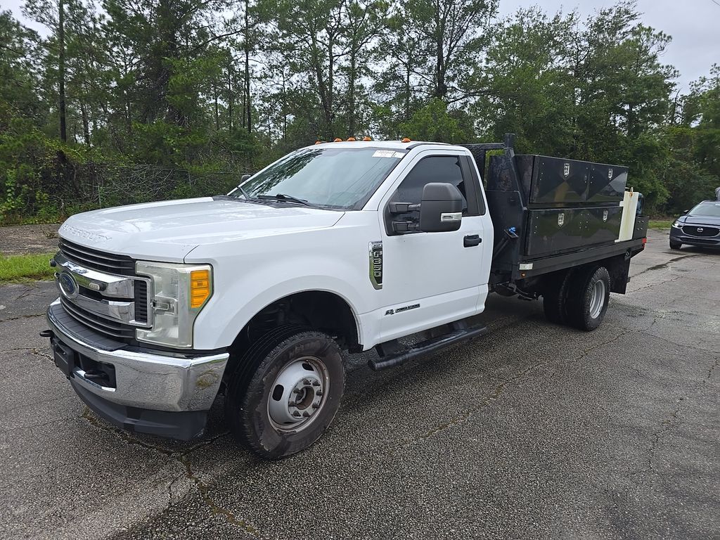 2019 Ford F-350 DRW XLT photo