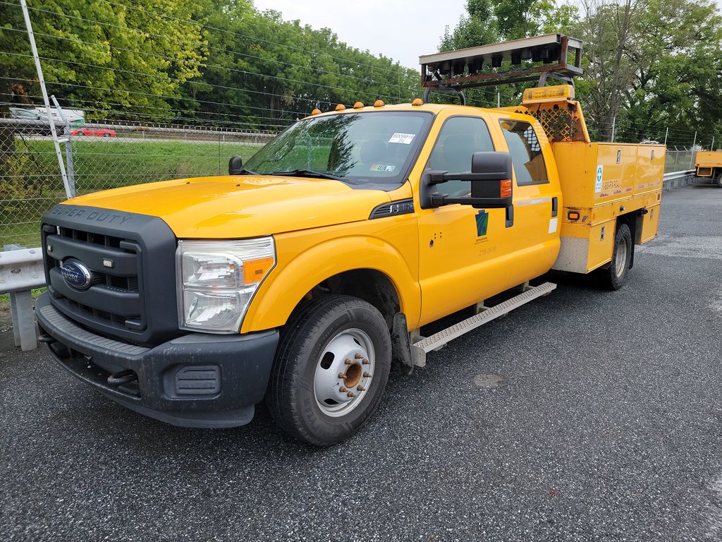 2016 Ford F-350 DRW XL photo