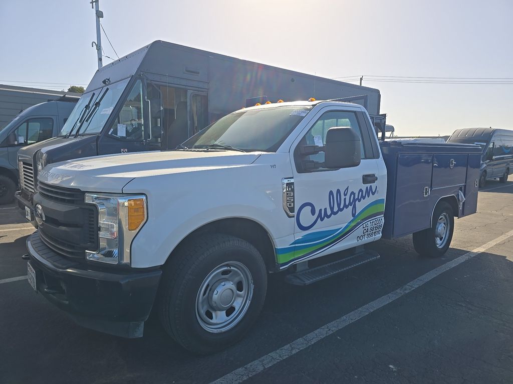 2017 Ford F-350 SRW XL photo