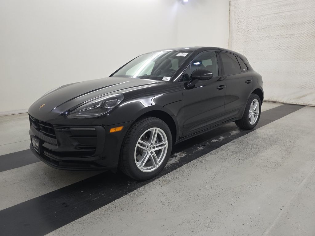 2026 Porsche Macan photo