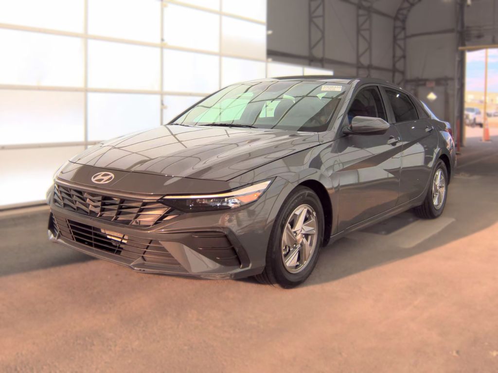 2026 Hyundai Elantra SE photo