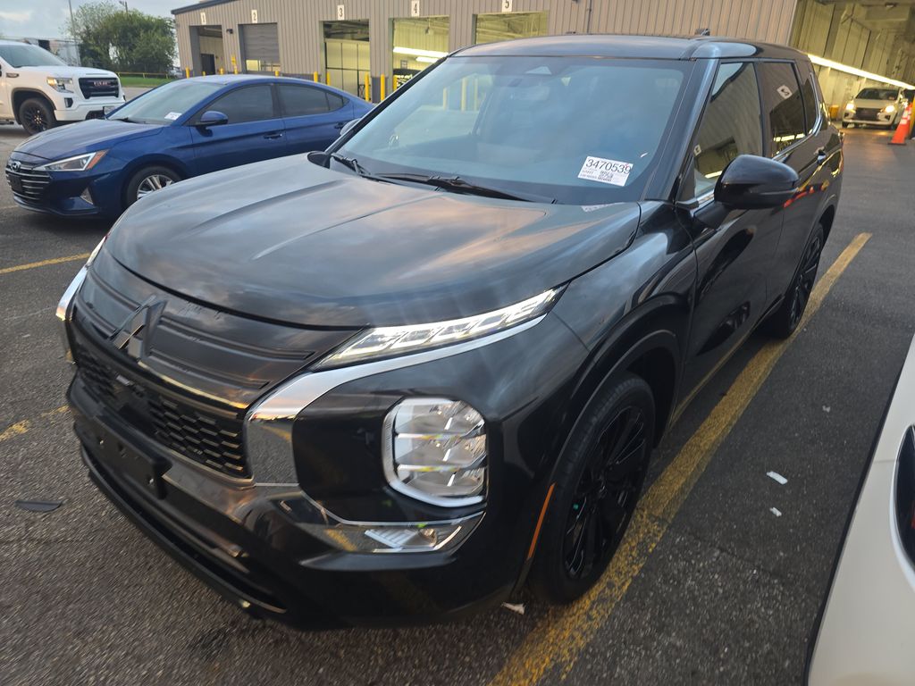 2026 Mitsubishi Outland SE photo