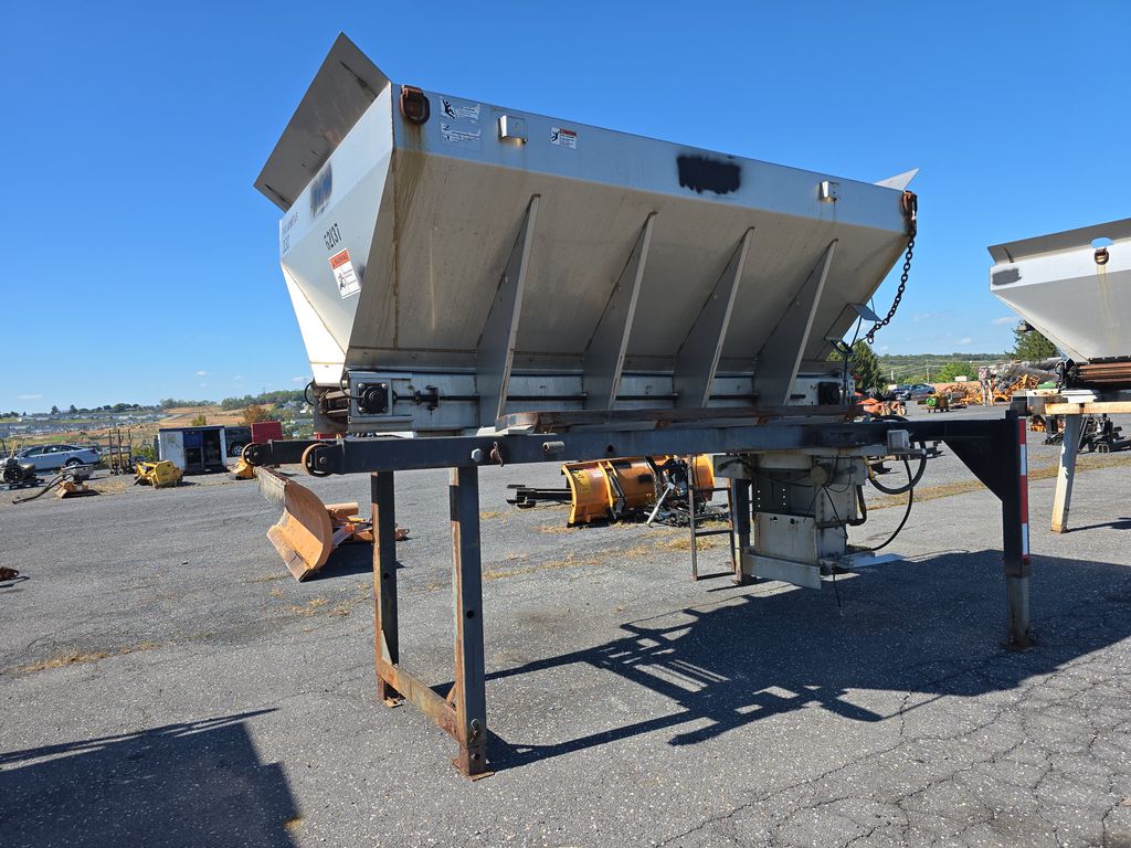 2011 Henderson FSHVA10HYD Spreader photo