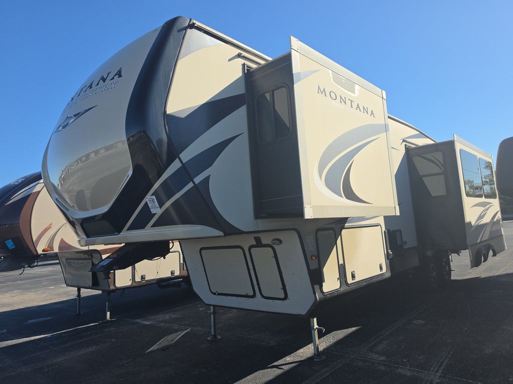 2018 Keystone Montana 305RL photo