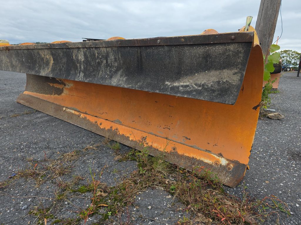 2004 Valk RV111116 Snowplow photo