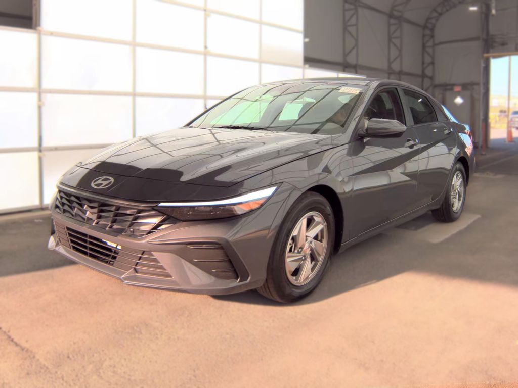 2026 Hyundai Elantra SE photo