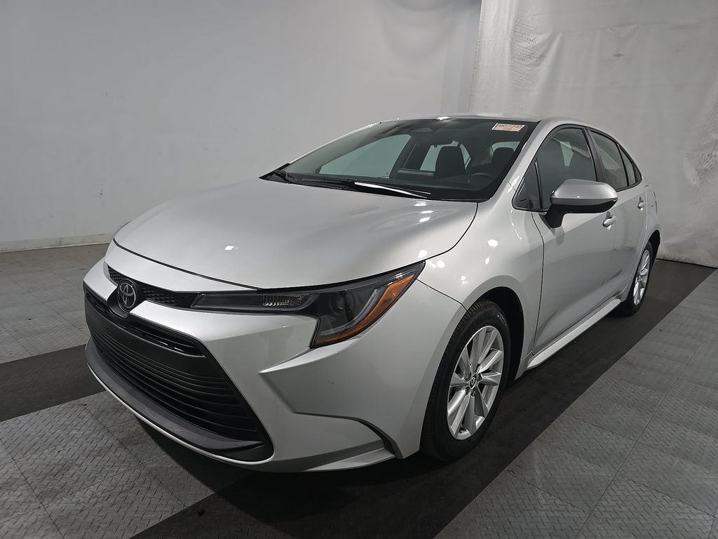 2026 Toyota Corolla LE photo