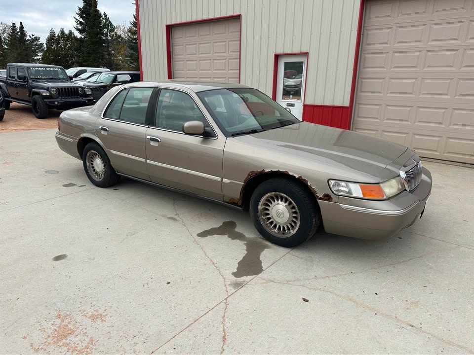 2001 Mercury Grand Marquis LS photo