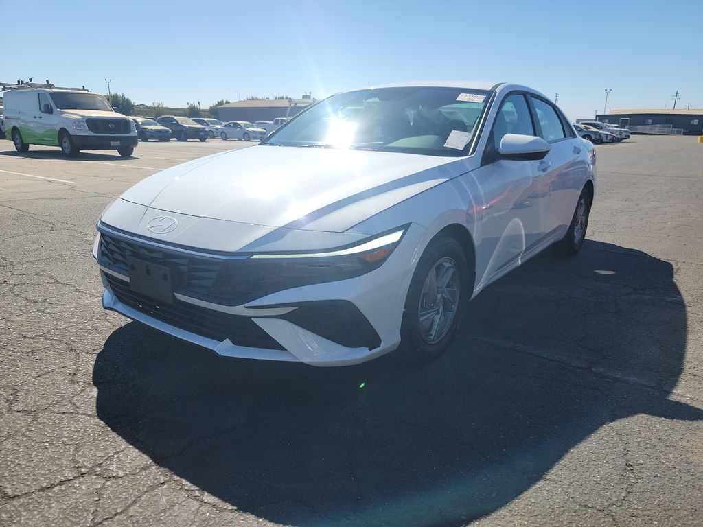 2026 Hyundai Elantra SE photo