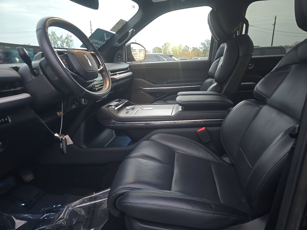 2026 Lincoln Navigator Reserve photo