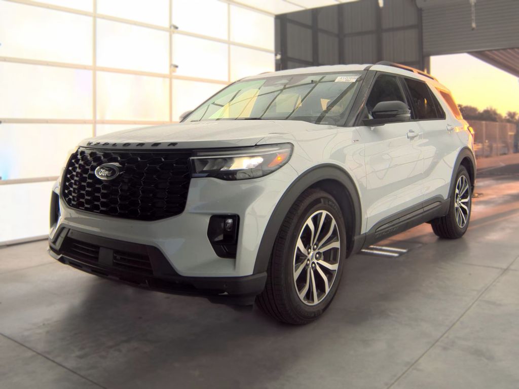 2026 Ford Explorer ST-Line photo