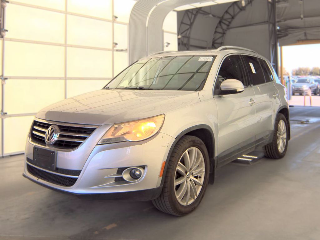 2010 Volkswagen Tiguan 2.0T SE photo