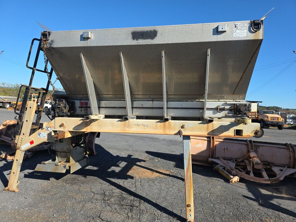 2013 Henderson FSHVA10HYD Spreader photo
