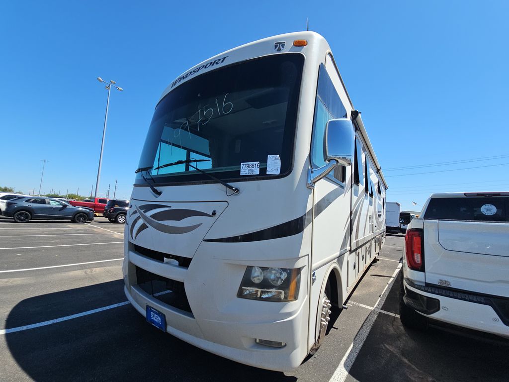 2015 Ford Super Duty F53 Motorhome 34J photo