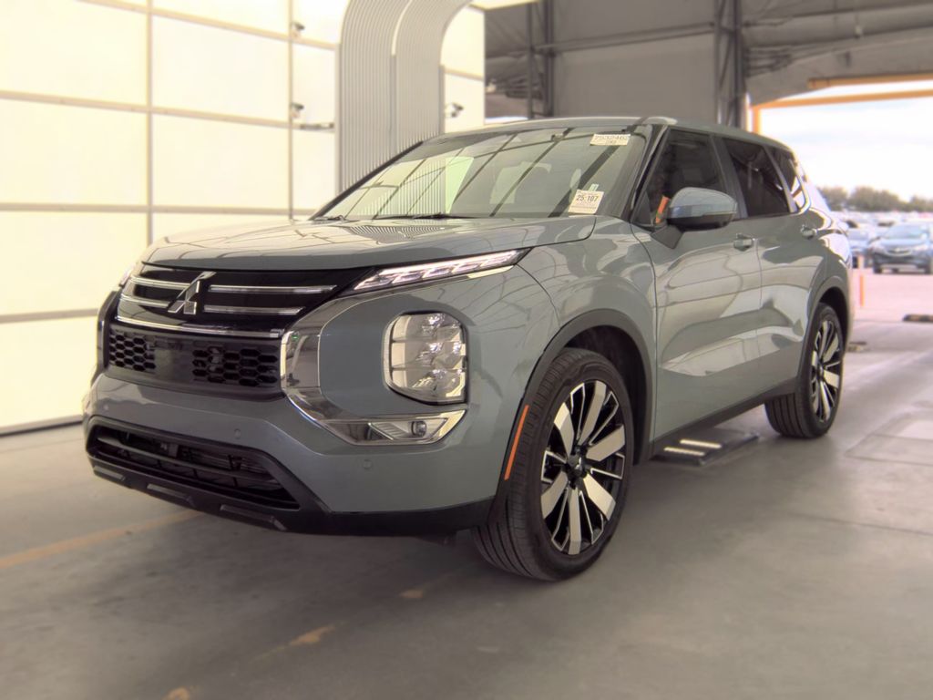 2026 Mitsubishi Outland LE photo