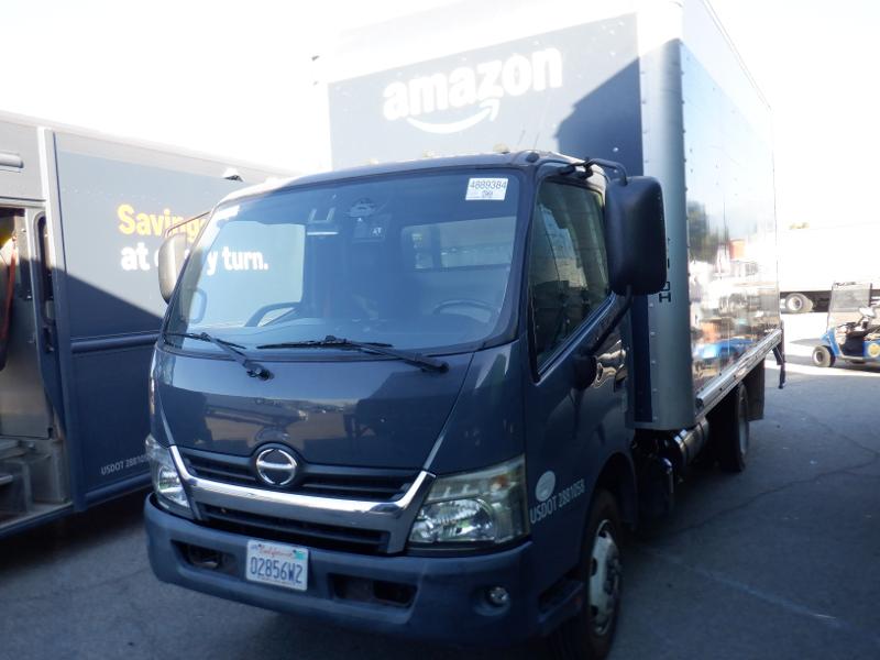 2020 Hino 195 photo