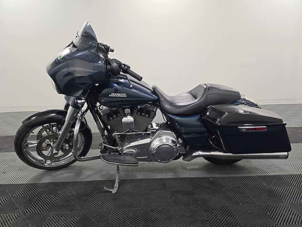 2016 Harley-Davidson Flhxs photo