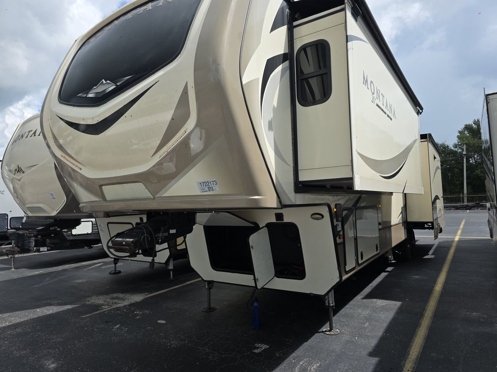 2019 Keystone Montana 3811MS photo