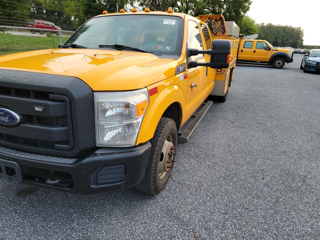 2016 Ford F-350 DRW XL photo