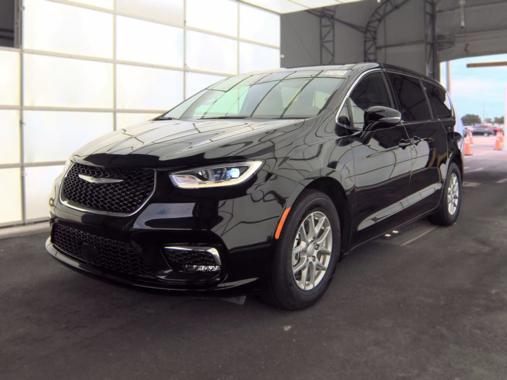 2026 Chrysler Pacifica Select photo