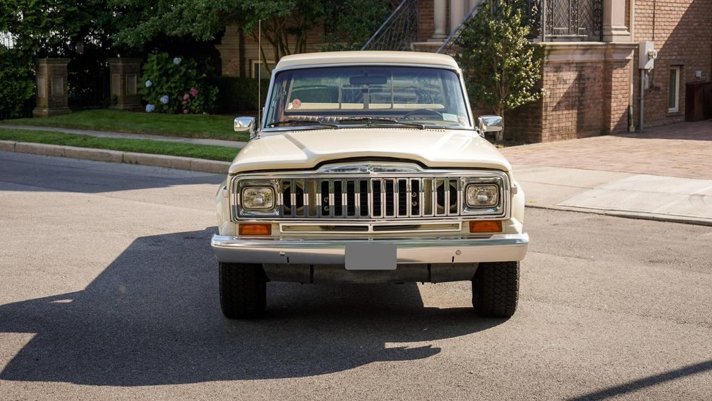 1986 Jeep J10 Pickup Base photo