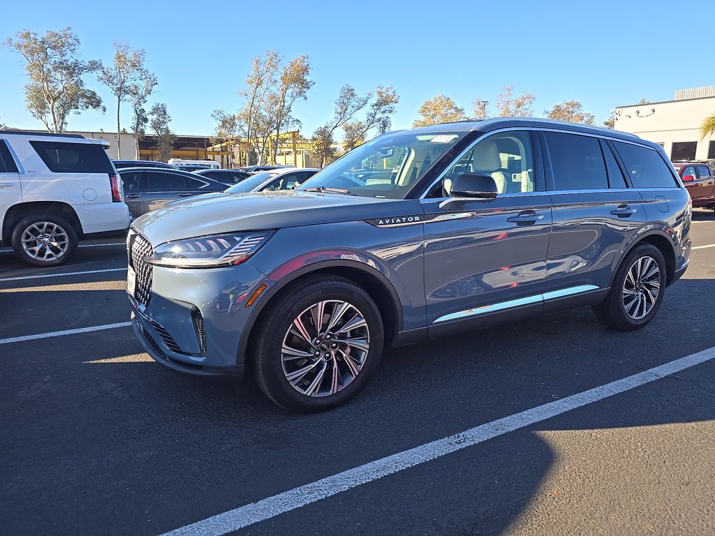 2026 Lincoln Aviator Premiere photo