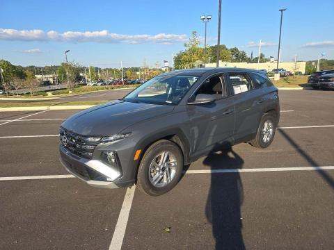 2026 Hyundai Tucson SE photo