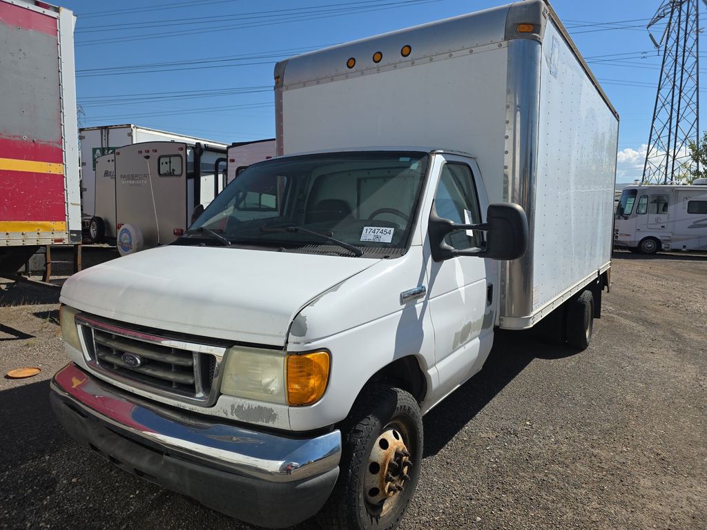 2006 Ford E-450 Cutaway photo