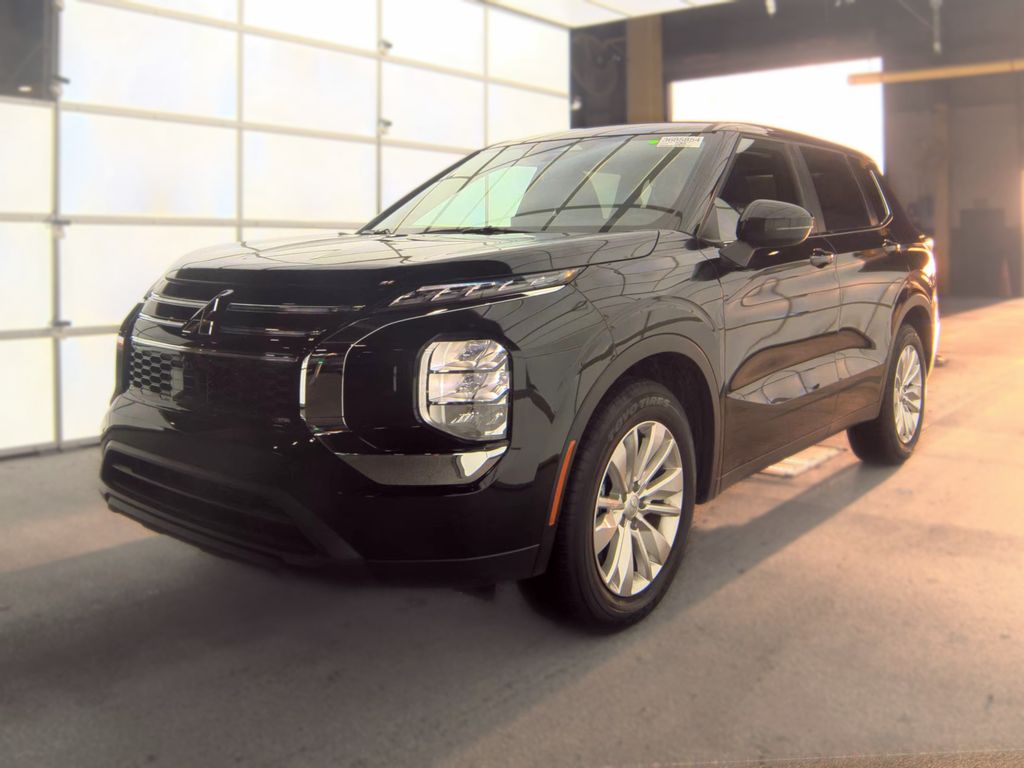2026 Mitsubishi Outland ES photo