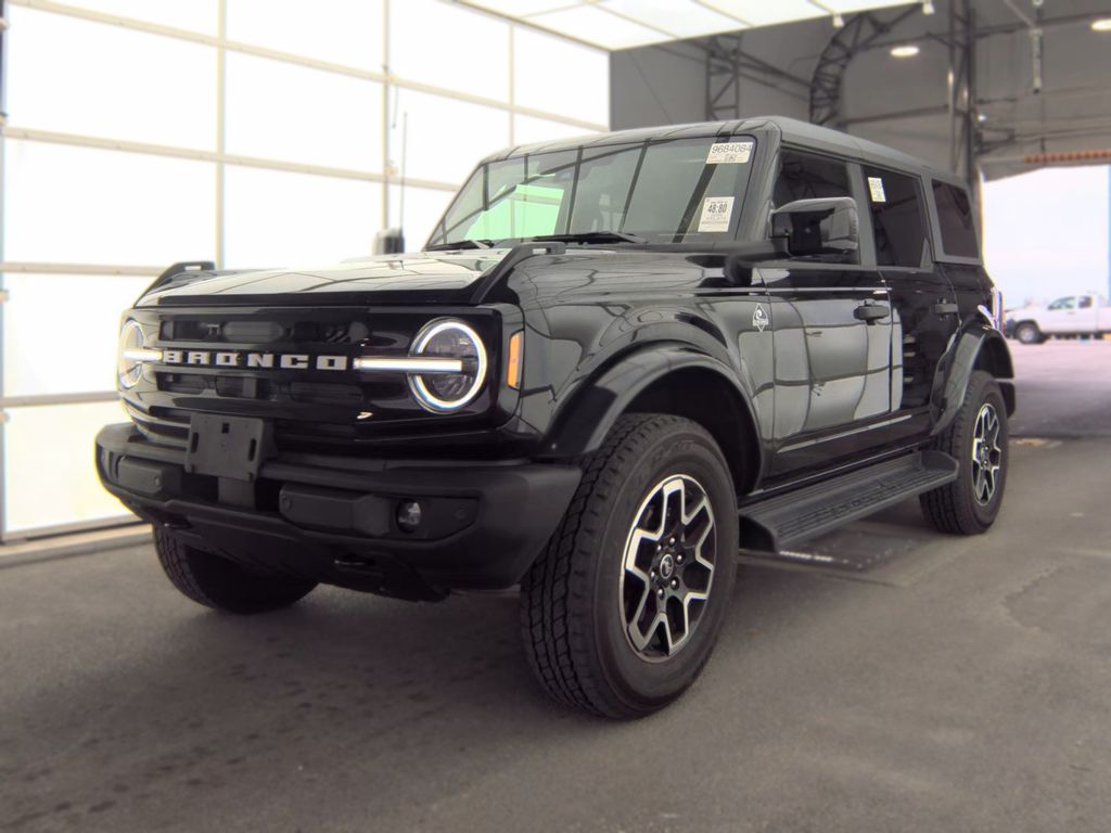 2026 Ford Bronco Outer Bank photo